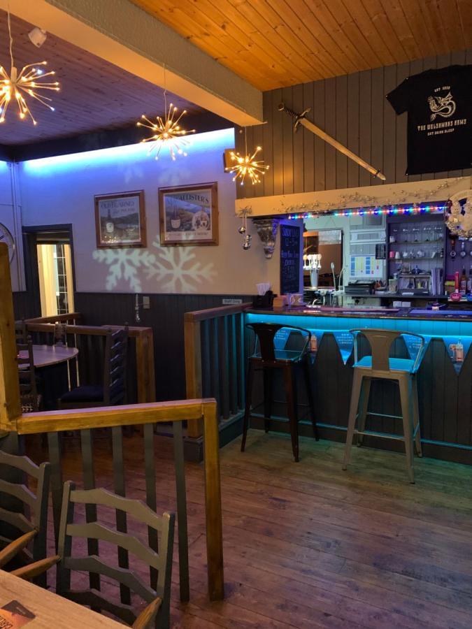 The Welshman'S Arms Hotel Pembroke Dock Exterior photo